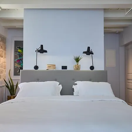 Bota Palace Bed & Breakfast