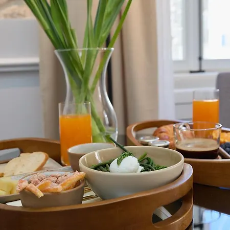 Bota Palace Bed & Breakfast