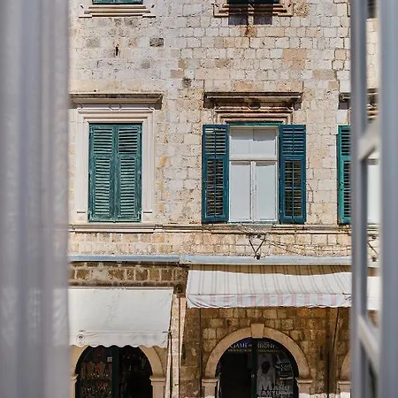 Bota Palace