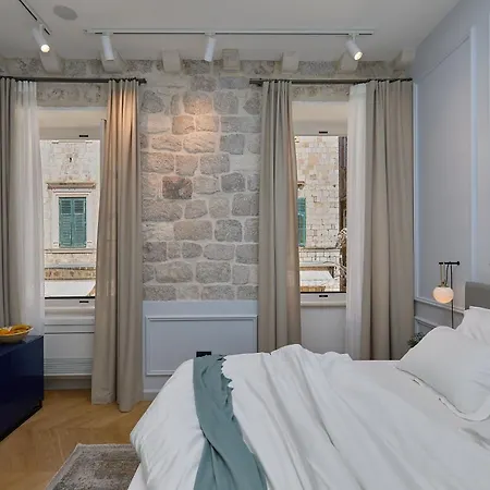 Bota Palace Bed & Breakfast