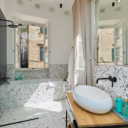 Bota Palace Bed & Breakfast 4*