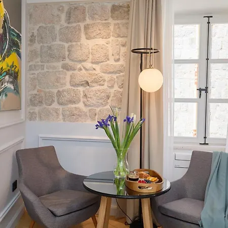 Bota Palace Bed & Breakfast