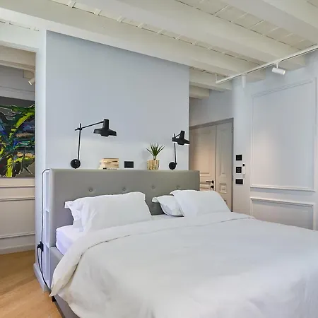 Bota Palace Bed & Breakfast