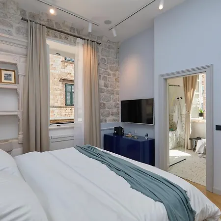 Bota Palace Bed & Breakfast